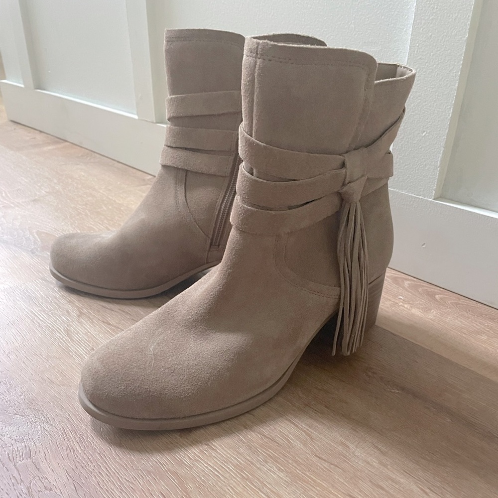 Koolaburra by UGG suede tassel booties